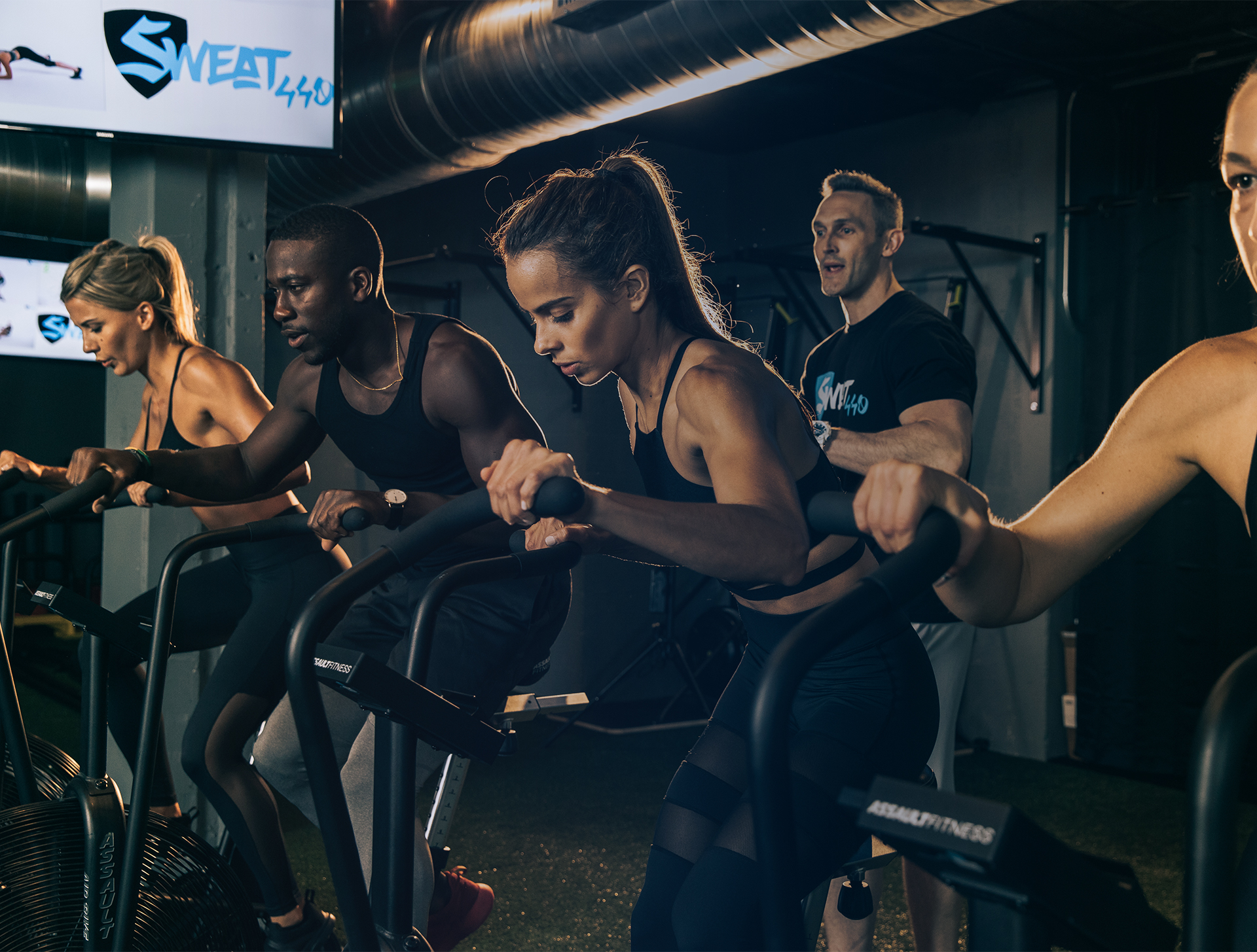 Sweat440April 18, 2018MROY1433 You’ve probably heard that HIIT is legit. But which HIIT program is the best? Here’s how JYM HIIT 100 compares to Sweat440’s HIIT gyms.